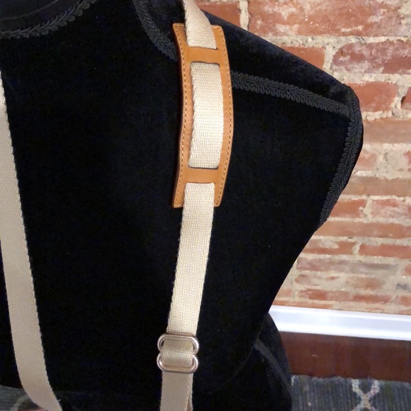 Michael Kors Cross Body - Picture 5 of 9